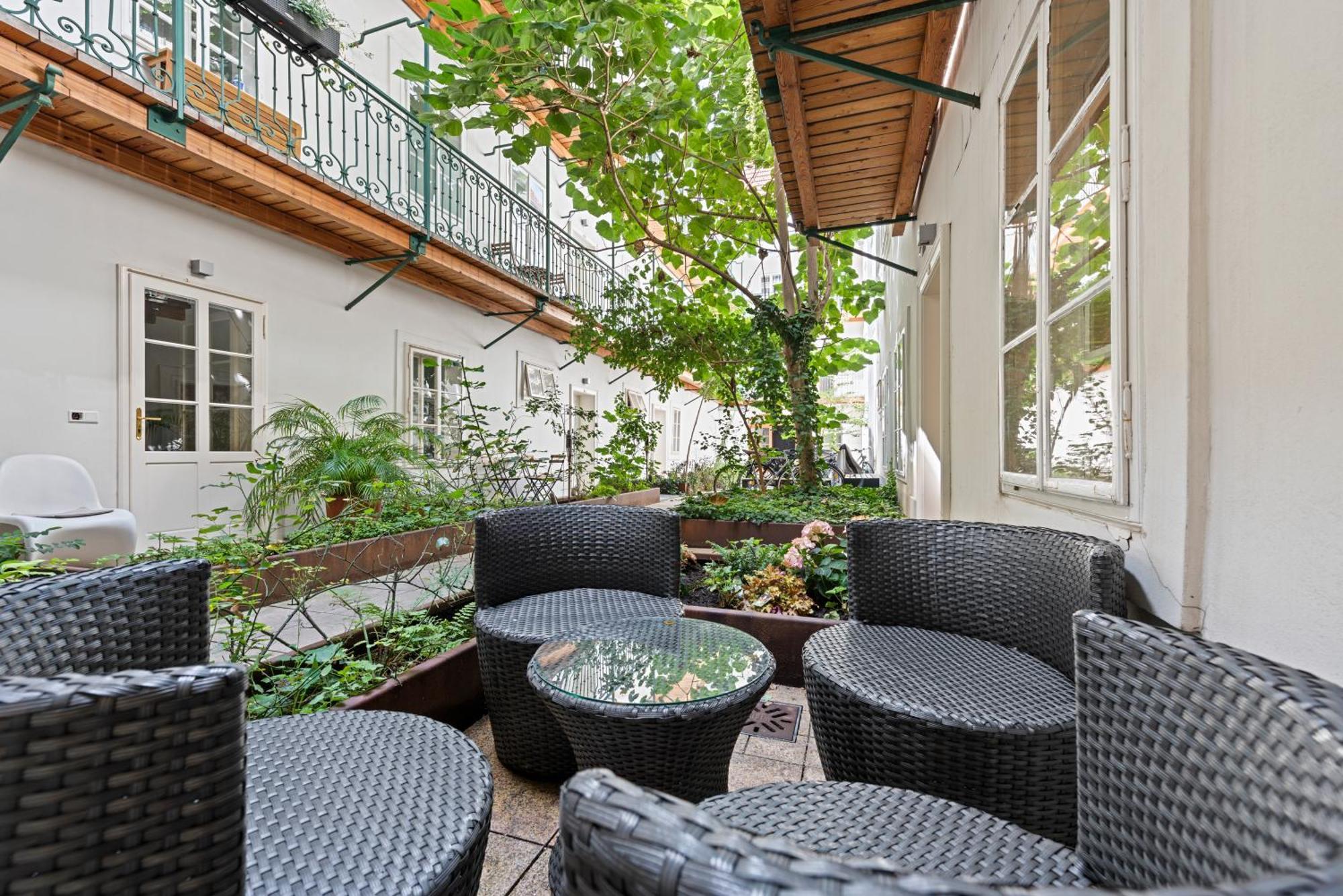 Kh Mariahilf Aparthotel Виена Екстериор снимка